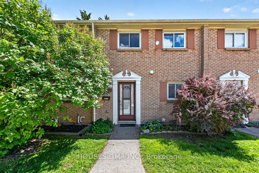 143 - 166 Southdale Road W, London South, ON, exterior
