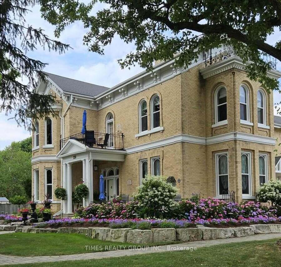 220 Hibernia Street, Stratford, ON, exterior