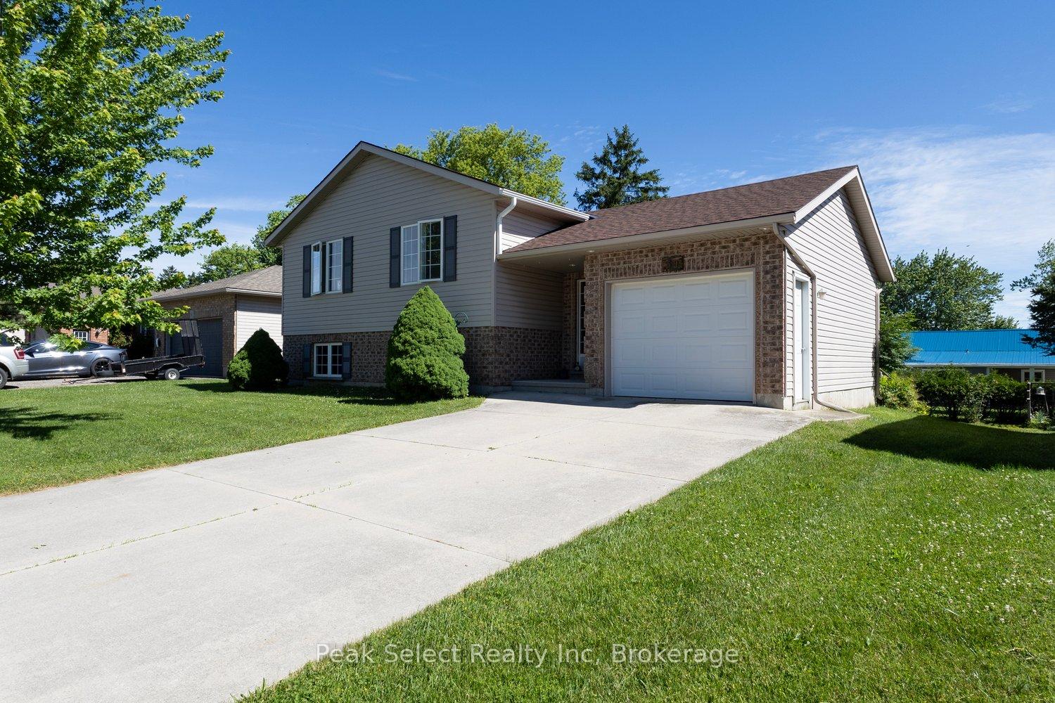 59 Albert Street, West Perth, ON, exterior