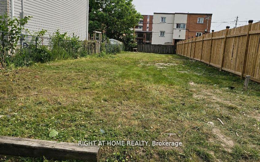 361 Adelaide Avenue W, Oshawa, ON, exterior