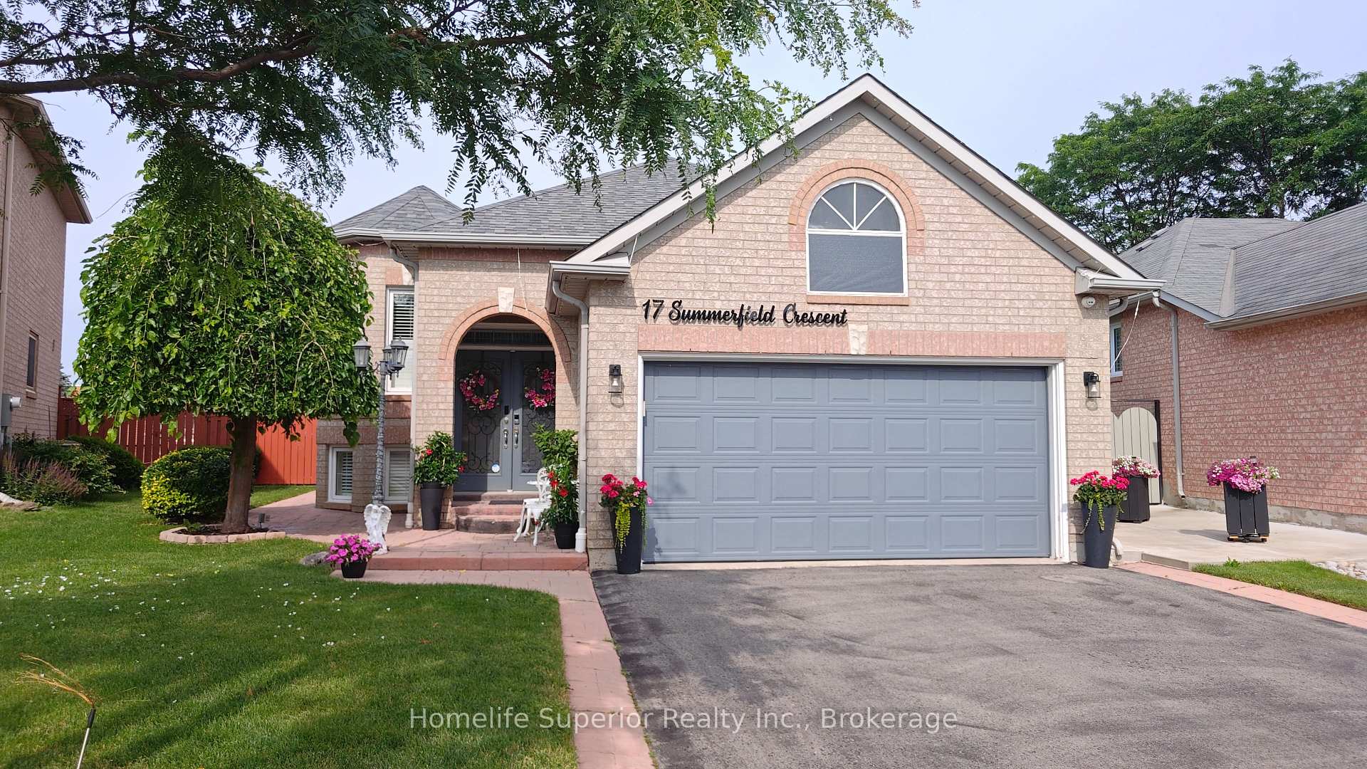17 Summerfield Crescent, Brampton, ON, exterior