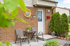 41C Forester Crescent, Bells Corners and South to Fallowfield, ON, exterior