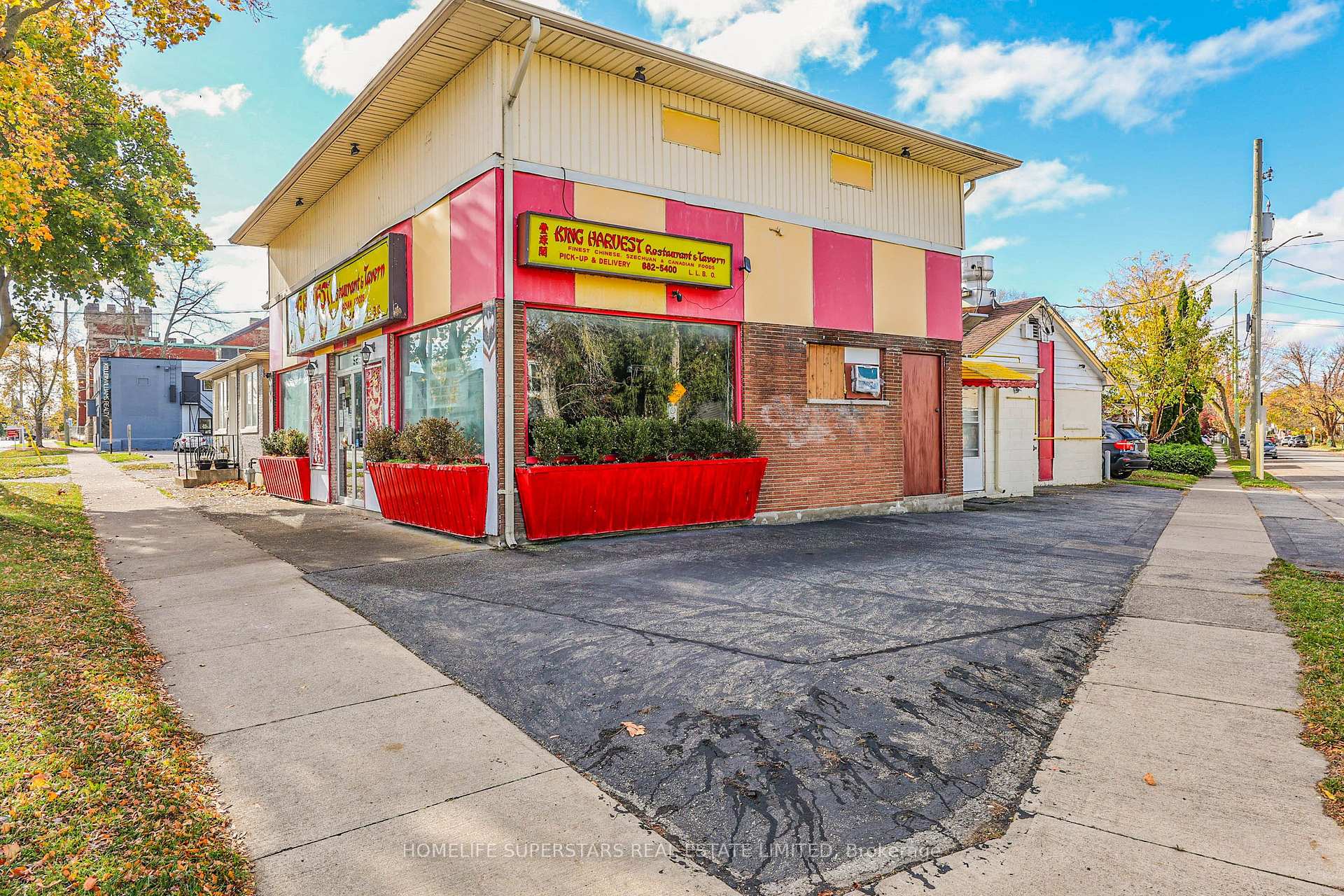 99 Lake Street E, St. Catharines, ON, exterior