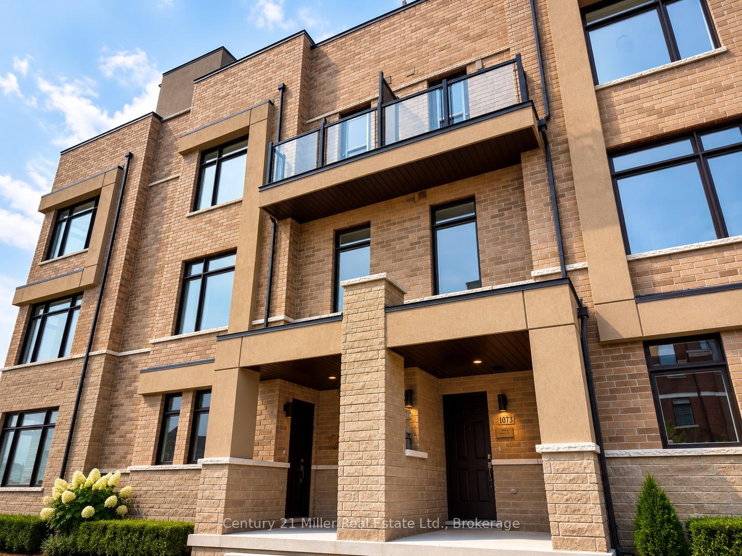 1073 Wheat Boom Drive, Oakville, ON, exterior