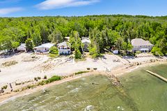 1799 Champlain Road, Tiny, ON, exterior