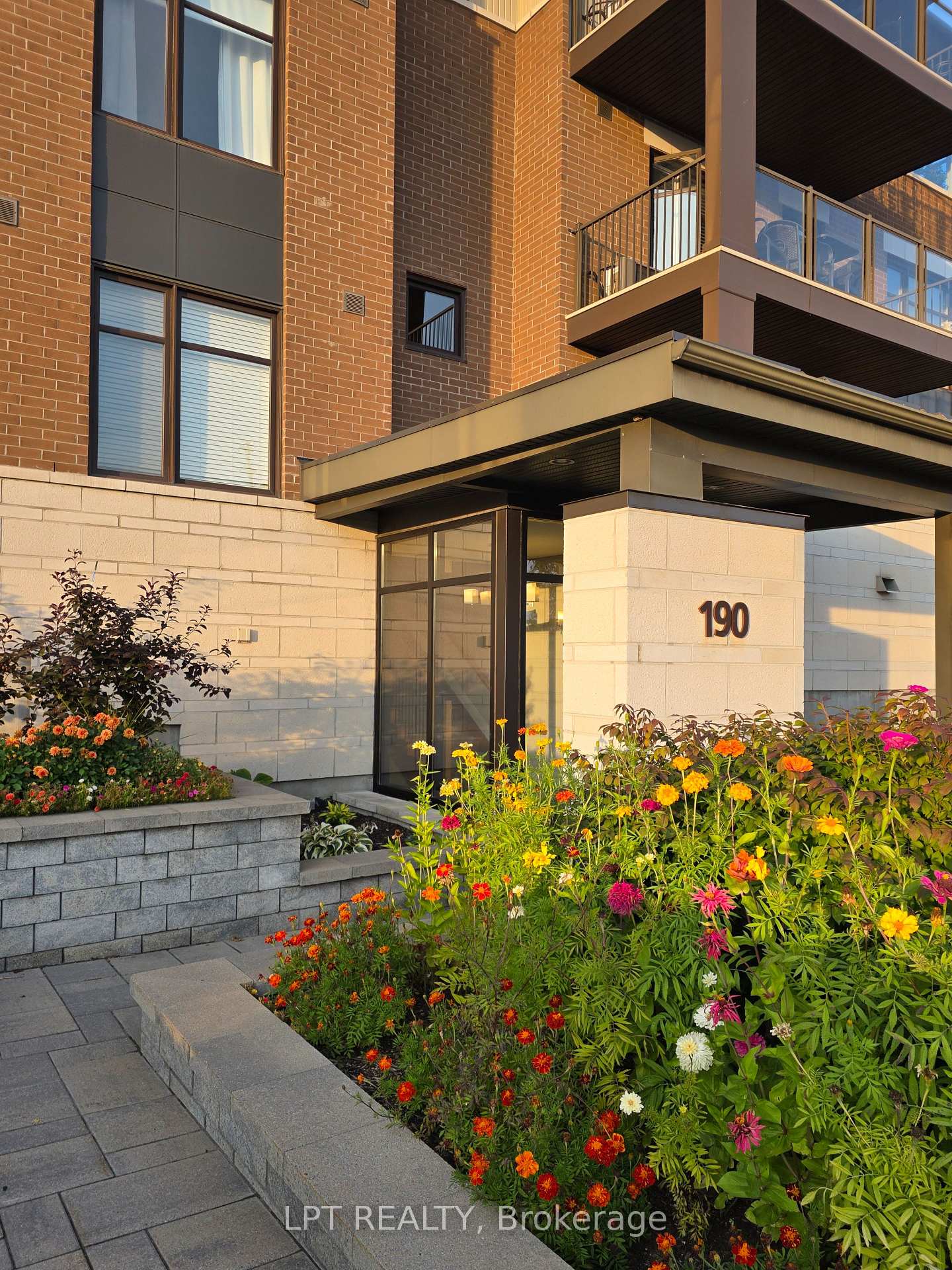203 - 190 GUELPH Private, Kanata, ON, exterior