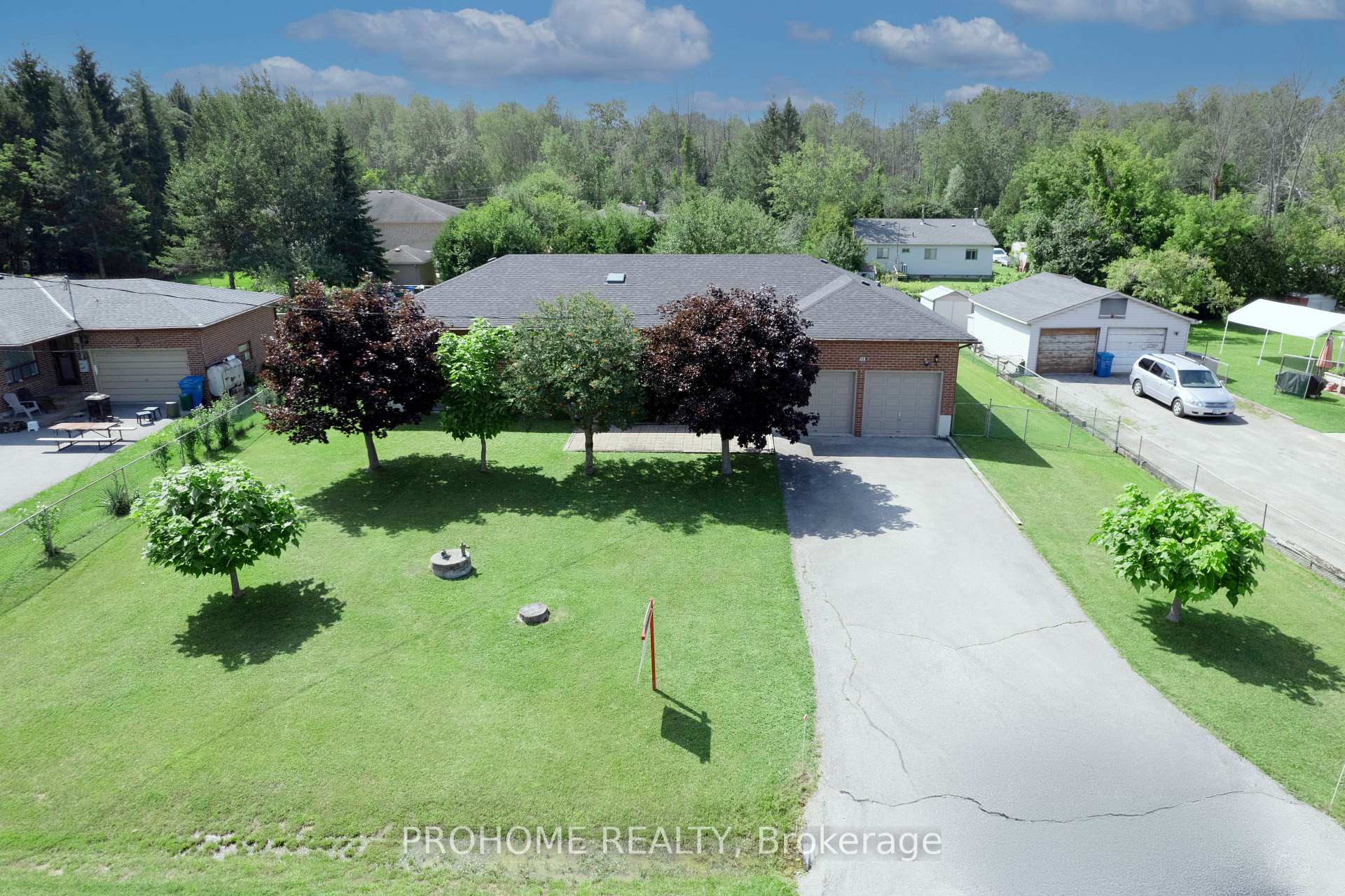 10 Joel Avenue, Georgina, ON, exterior