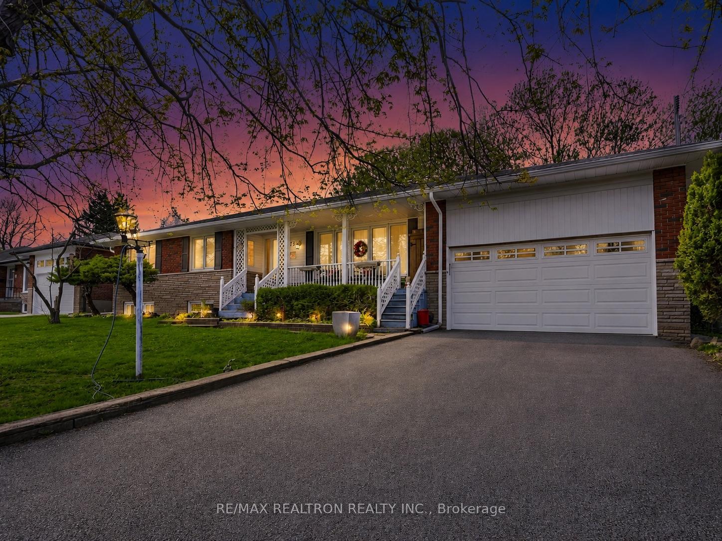 22 Longbridge Road, Vaughan, ON, exterior