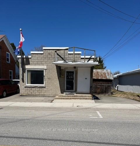 8 Main Street N, Rideau Lakes, ON, exterior