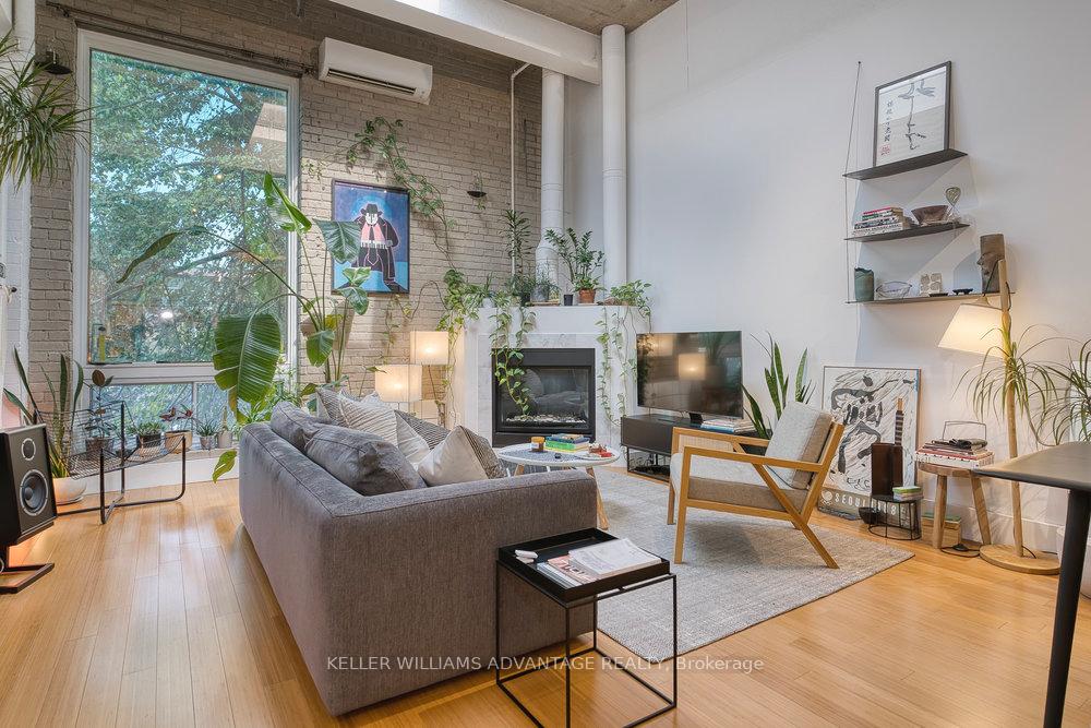 206 - 264 Seaton Street, Toronto C08, ON, exterior