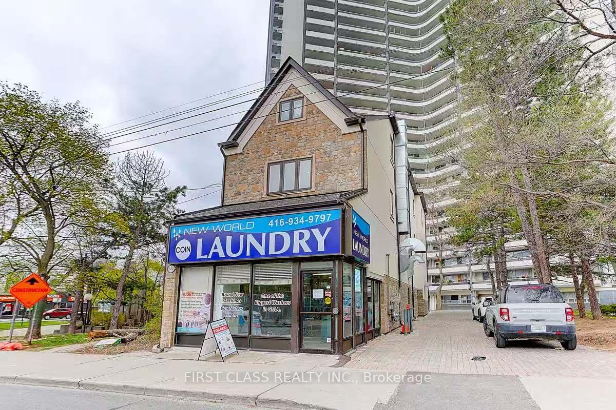 600 Parliament Street, Toronto C08, ON, exterior
