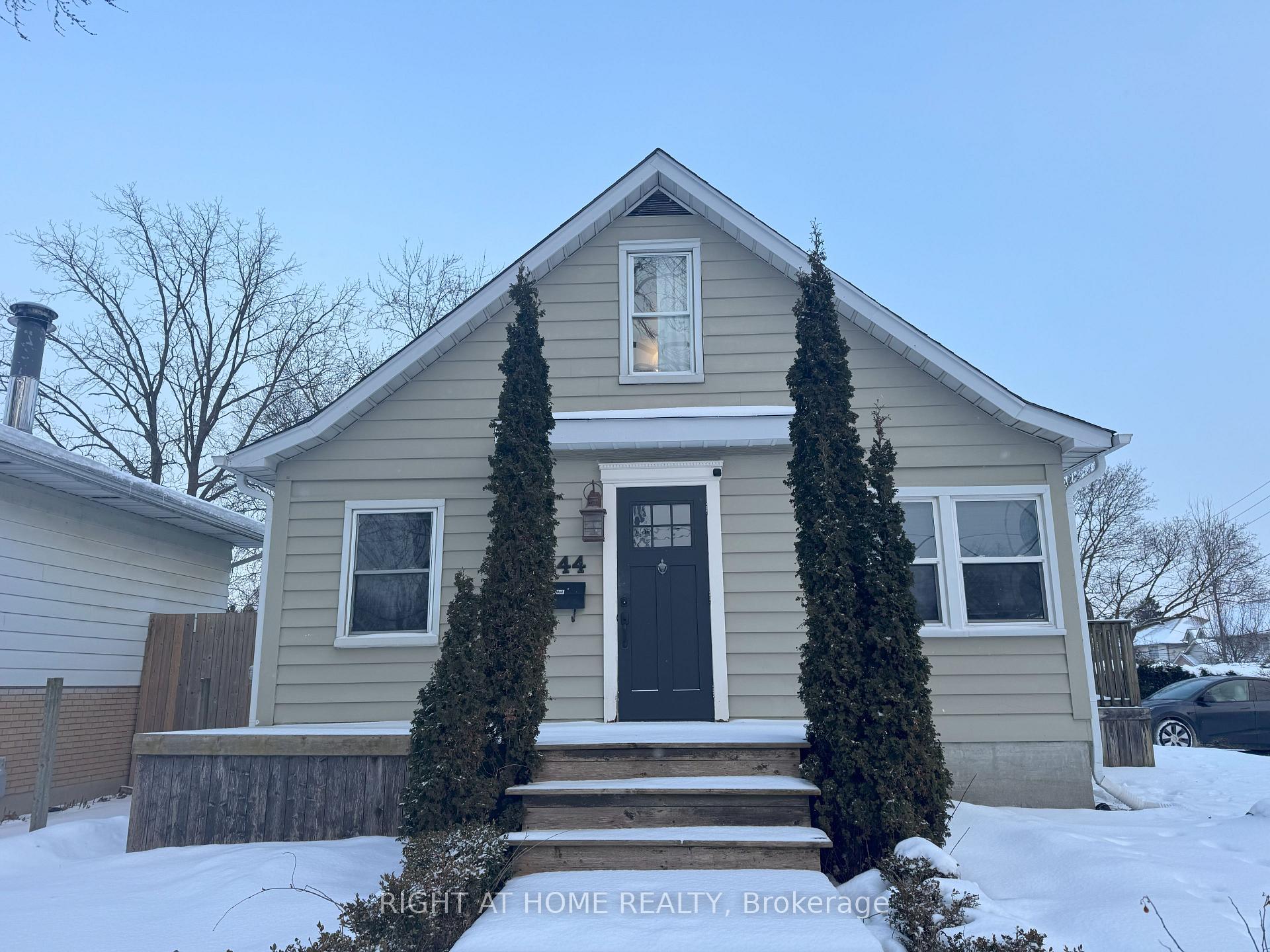 144 Baseline Road W, London South, ON, exterior