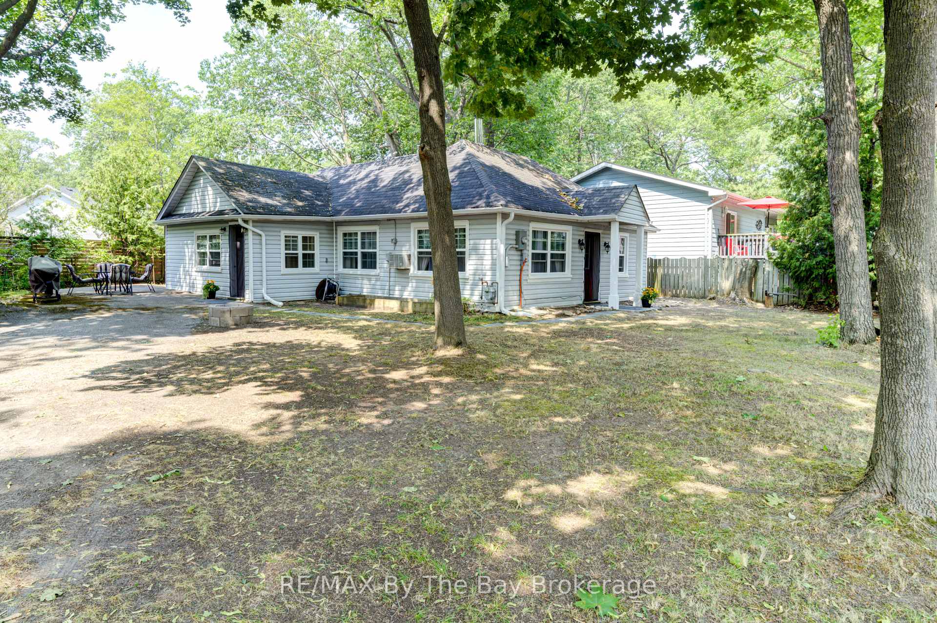 110 24TH Street N, Wasaga Beach, ON, exterior