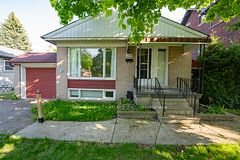 Lower - 394 Centre Street E, Richmond Hill, ON, exterior