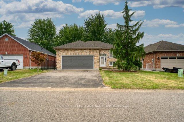 189 GIBSON Crescent, Lucan Biddulph, ON, exterior