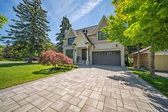2 Finchley Road, Toronto W08, ON, exterior