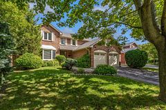 1075 Mayfair Road, Oakville, ON, exterior