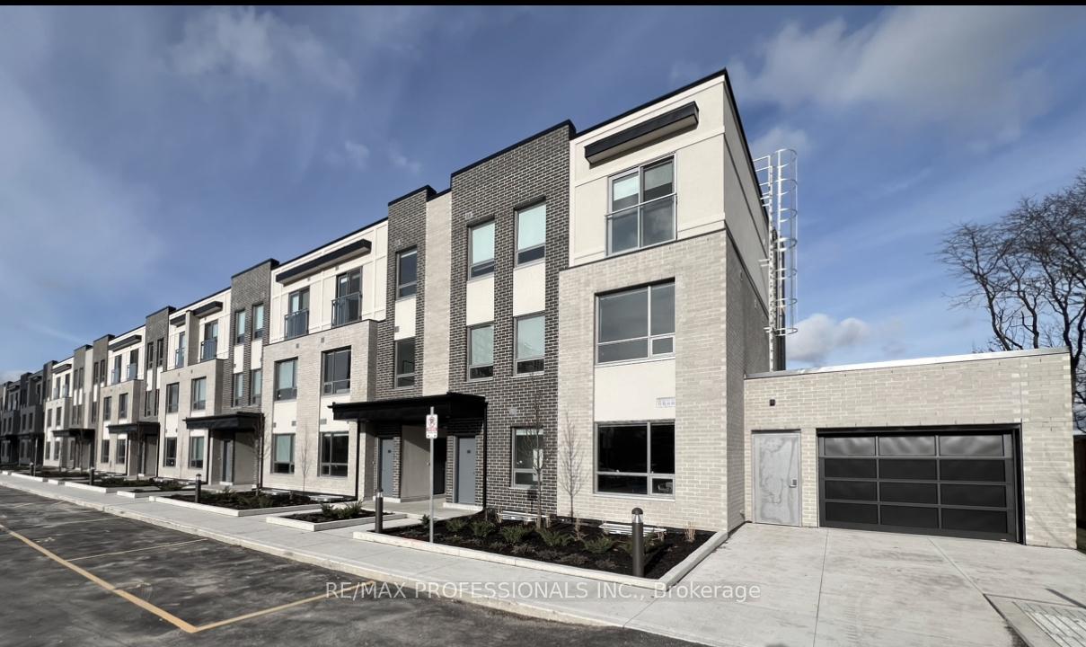 102 - 62 Dixfield Drive, Toronto W08, ON, exterior