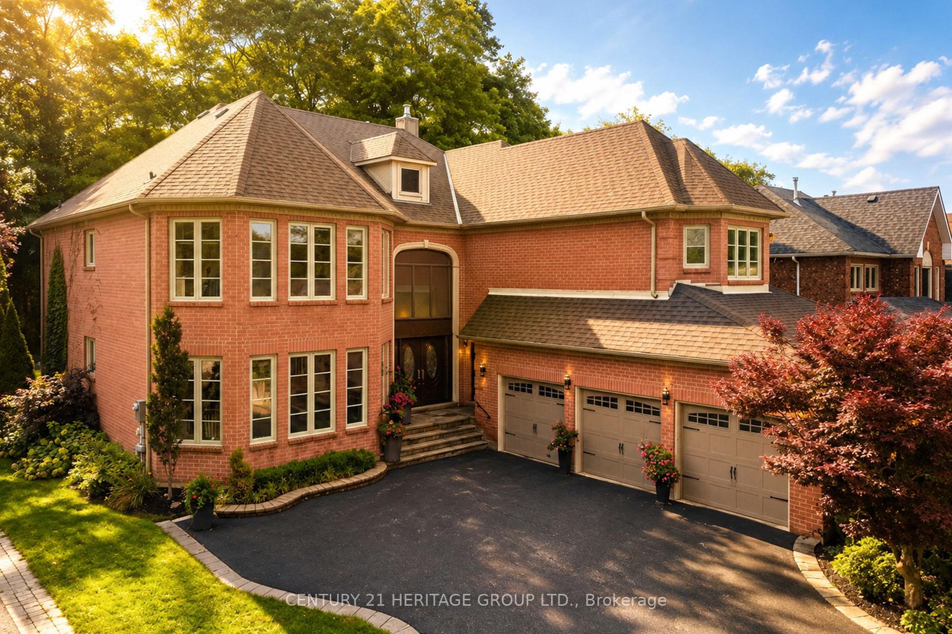 48 Carlyle Crescent, Aurora, ON, exterior