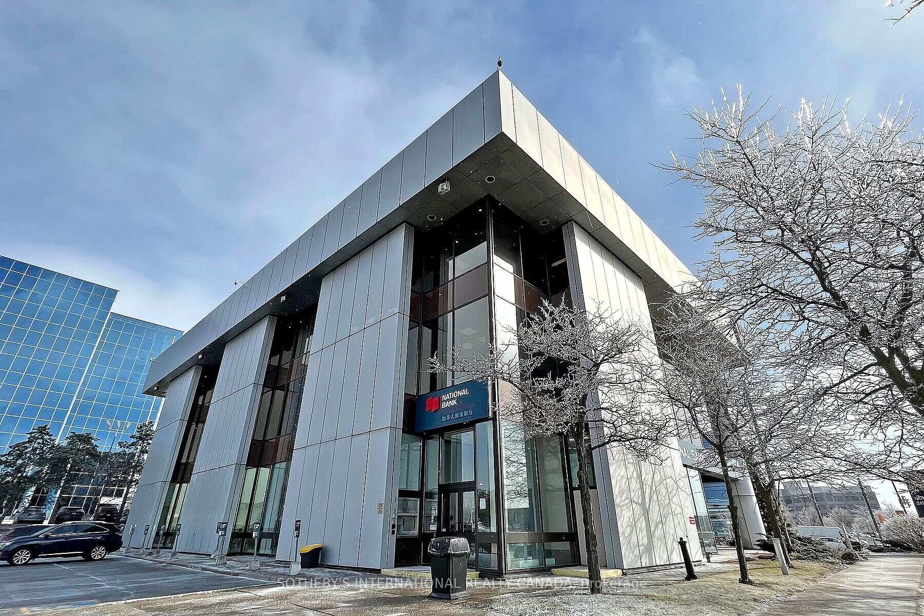 303 - 500 Highway 7 N/A E, Richmond Hill, ON, exterior