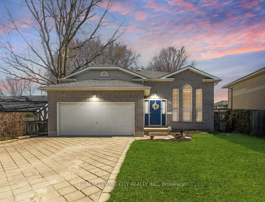 19 Dell Drive, Strathroy-Caradoc, ON, exterior