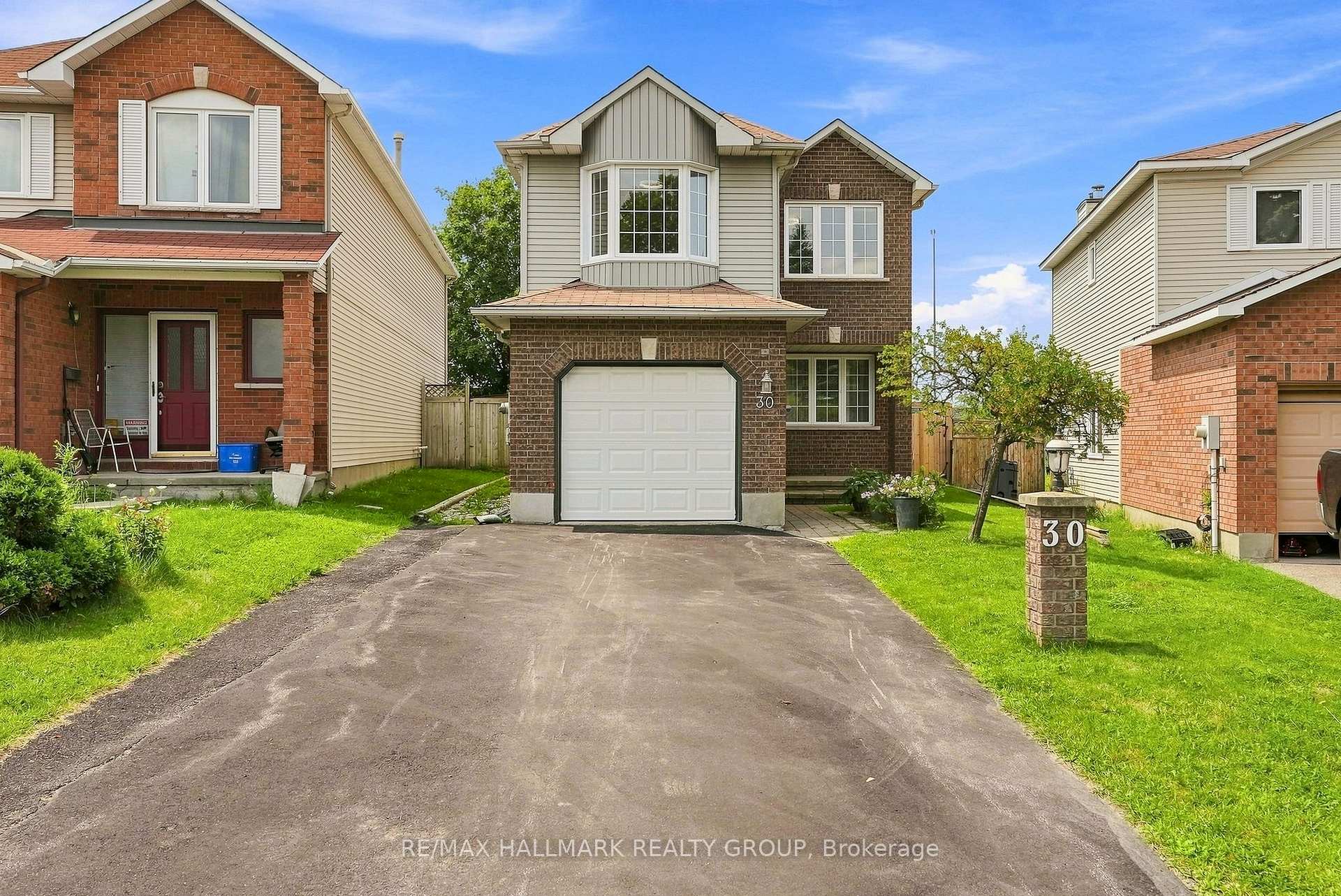30 Rowe Drive, Kanata, ON, exterior