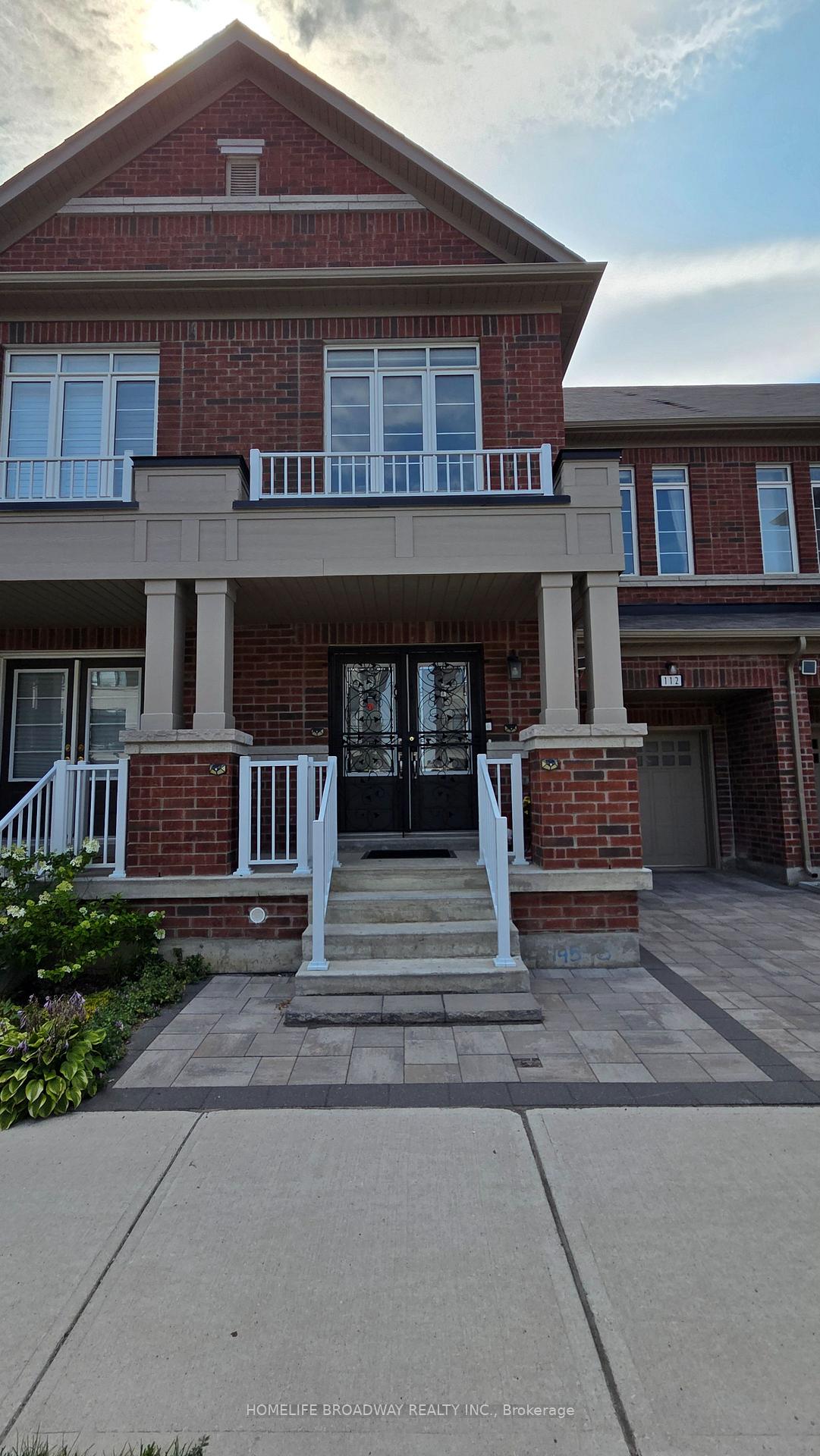 112 Ness Drive, Richmond Hill, ON, exterior