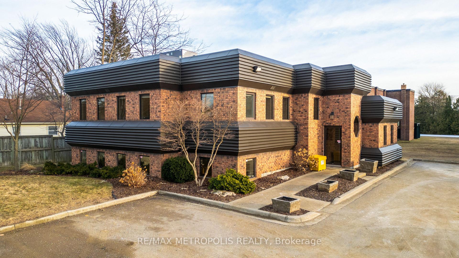 B - 2695 Hamilton Road, Sarnia, ON, exterior