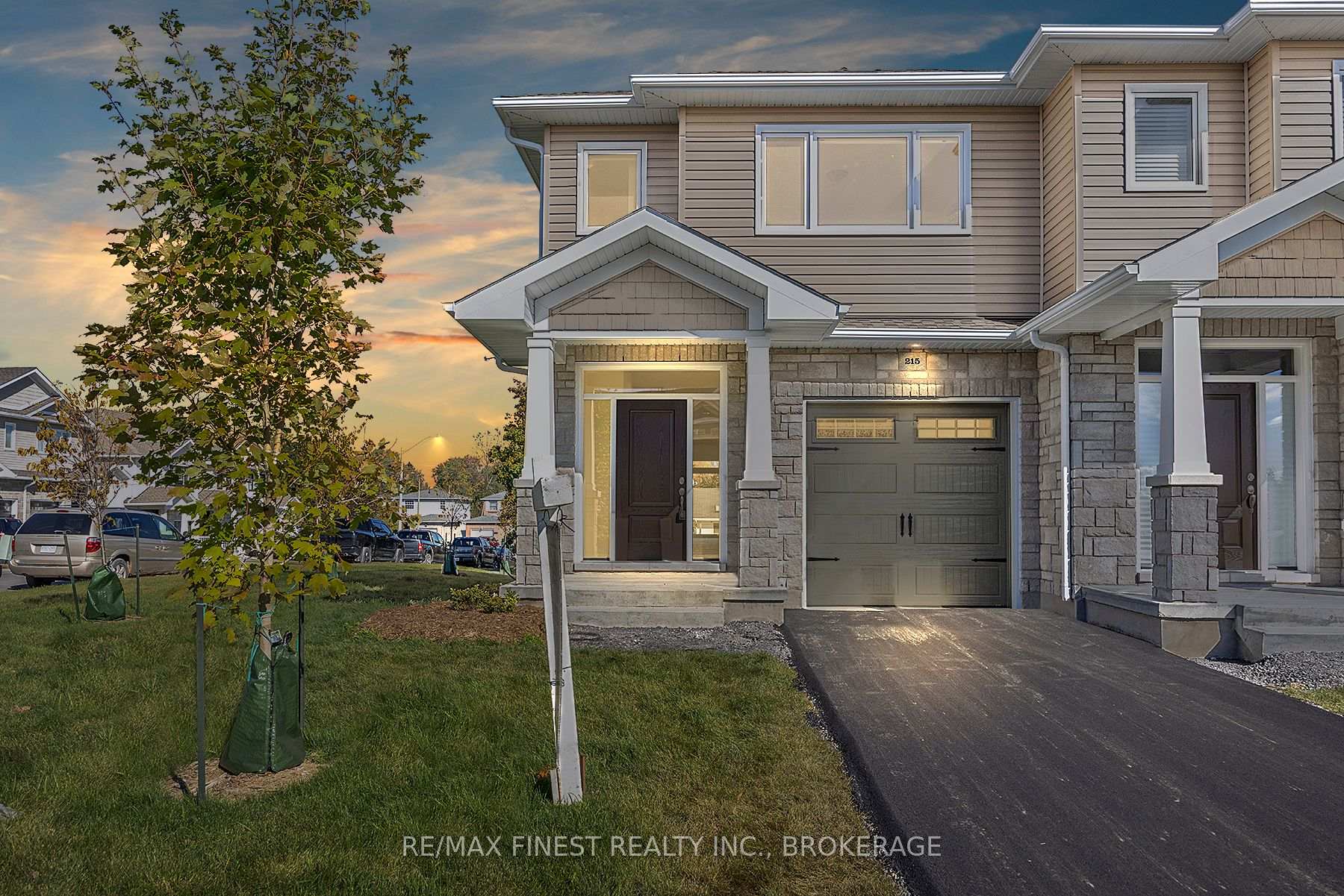 215 HERITAGE PARK Drive, Greater Napanee, ON, exterior