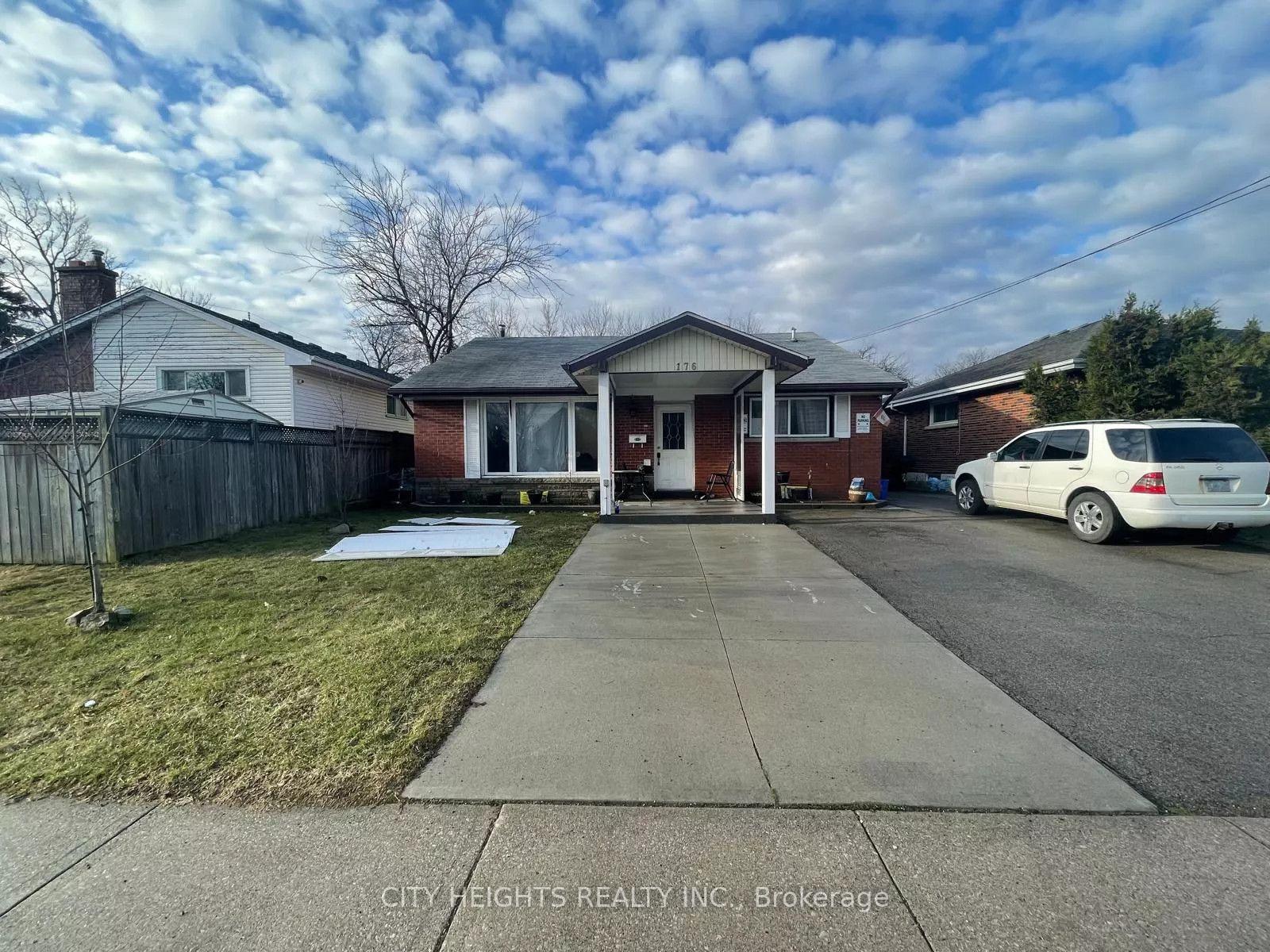Basemet - 176 Fennell Avenue E, Hamilton, ON, exterior