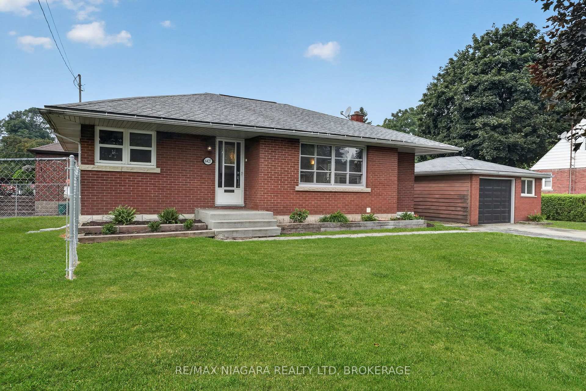 6427 Carlton Avenue, Niagara Falls, ON, exterior