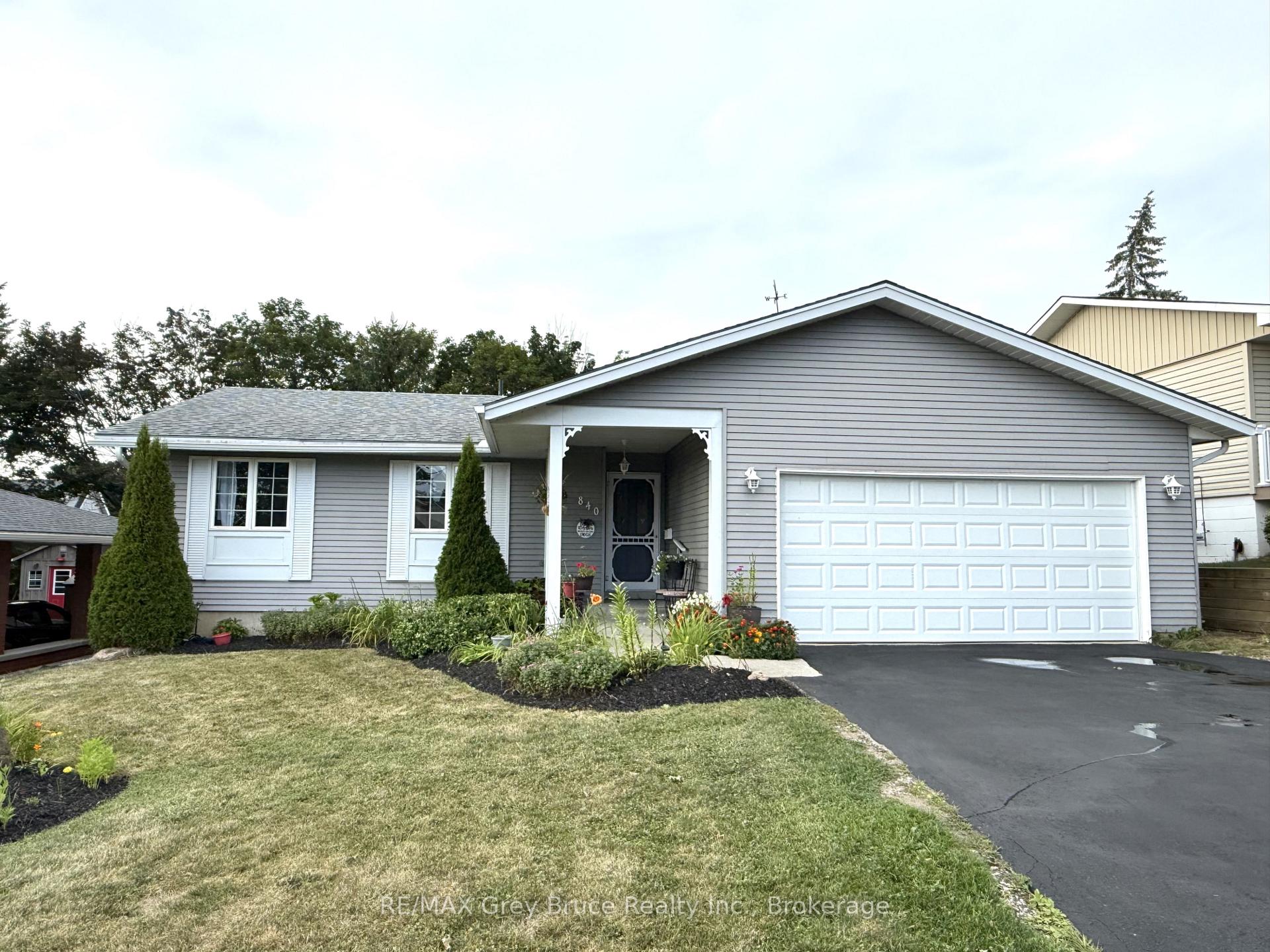 840 4th Street E, Owen Sound, ON, exterior
