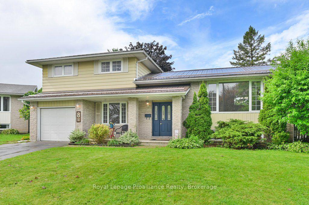 8 Panter Circle, Belleville, ON, exterior